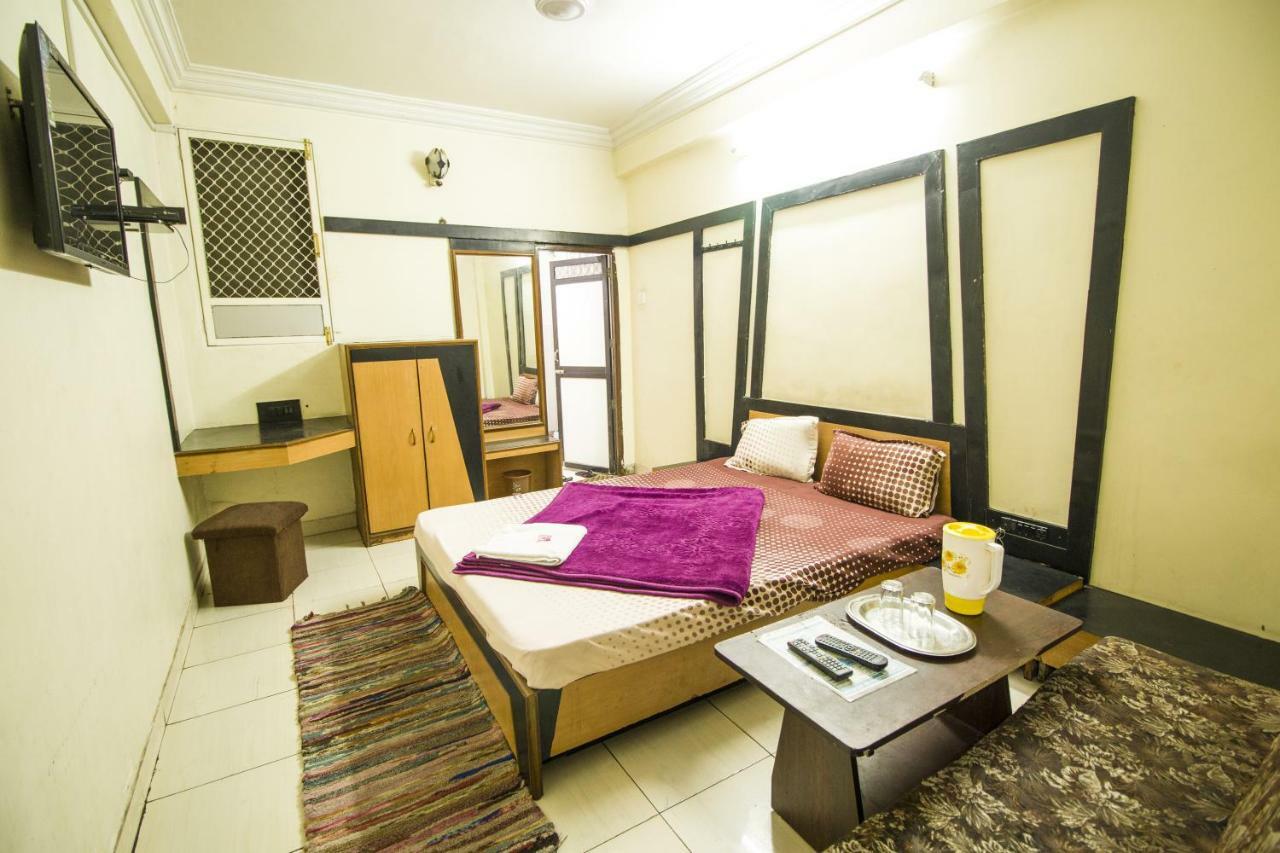 Hotel Gujarat Palace Ujaim Exterior foto
