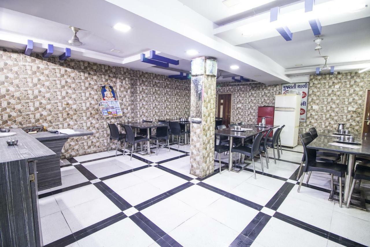Hotel Gujarat Palace Ujaim Exterior foto