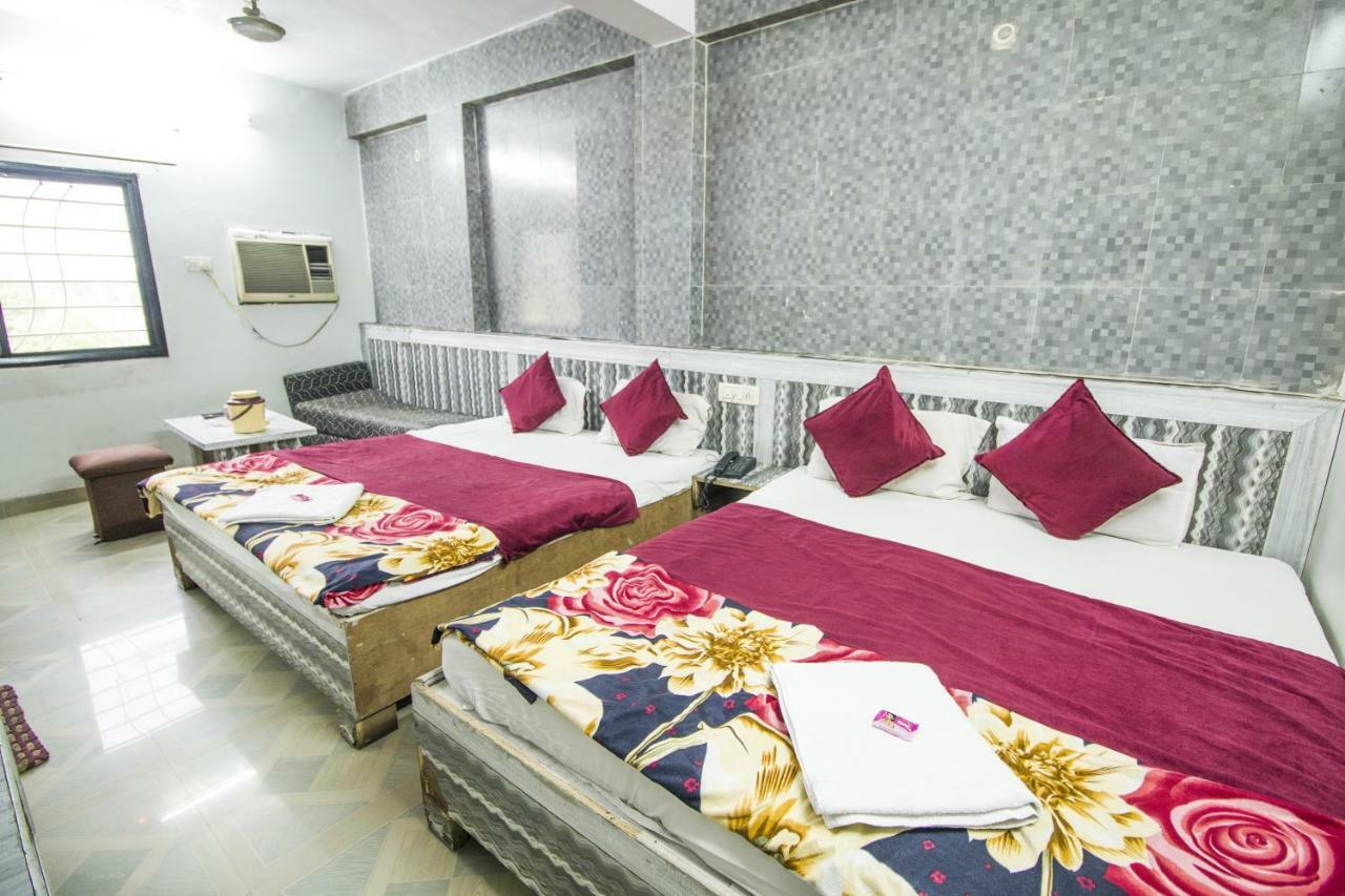 Hotel Gujarat Palace Ujaim Exterior foto